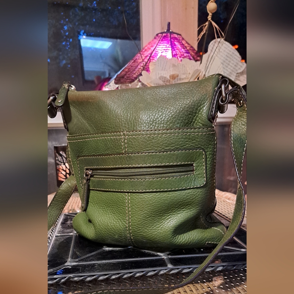Green Leather Fossil Crossbody Bag. Like New Condition. CLOSING SALE! - Picture 6 of 11